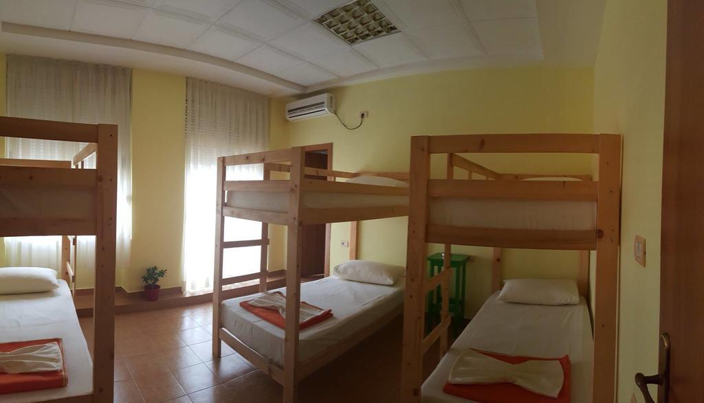 Agrume Hostel Tirana Værelse billede